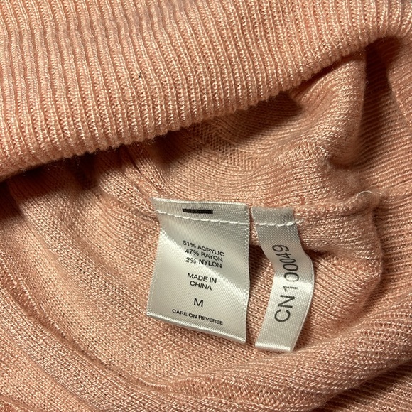 New York & Company Salmon Pink Short Sleeved Light Sweater - Womens Size M - Picture 7 of 7